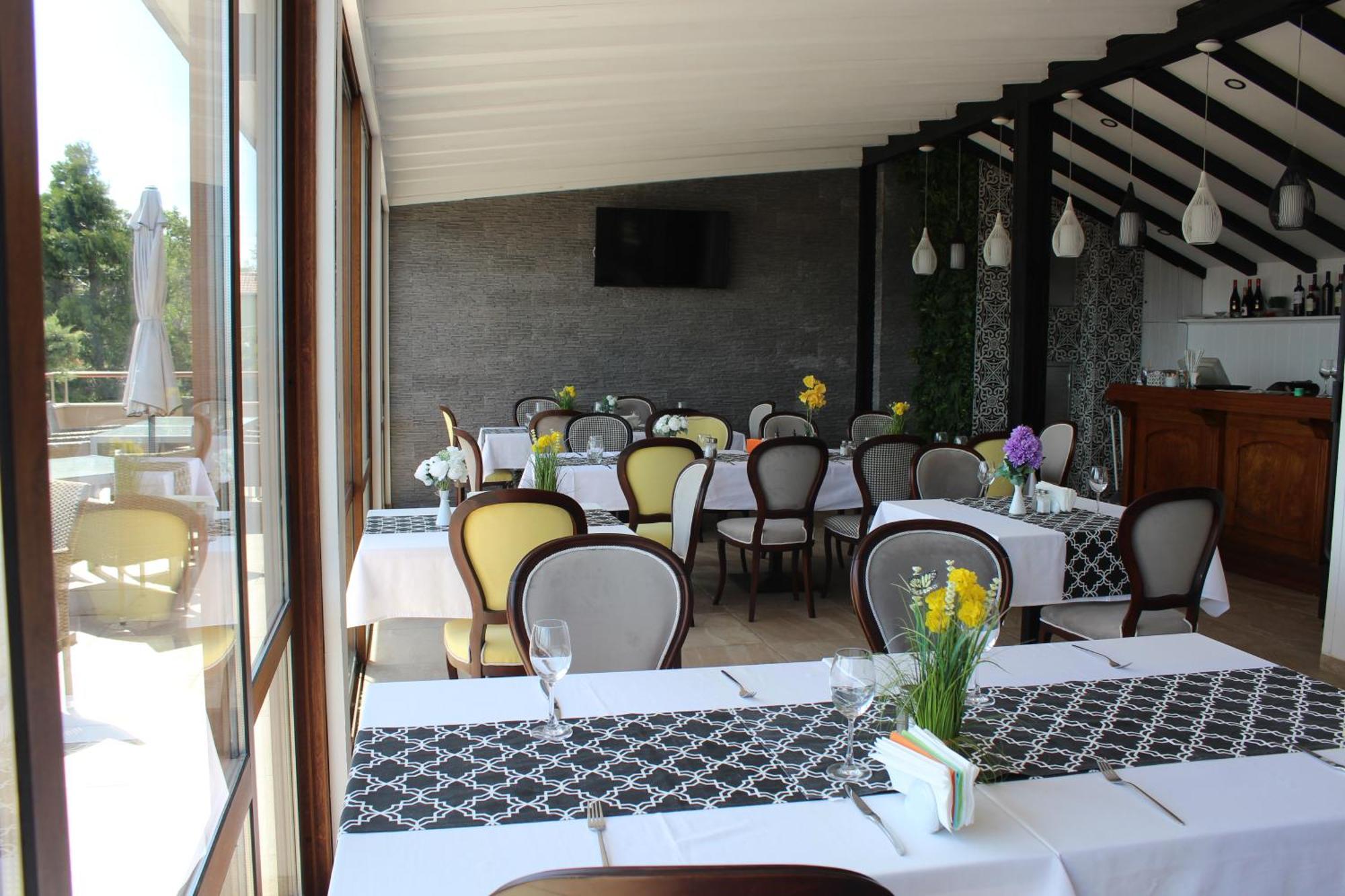 Vemara City Boutique Hotel-Free Parking Várna Kültér fotó