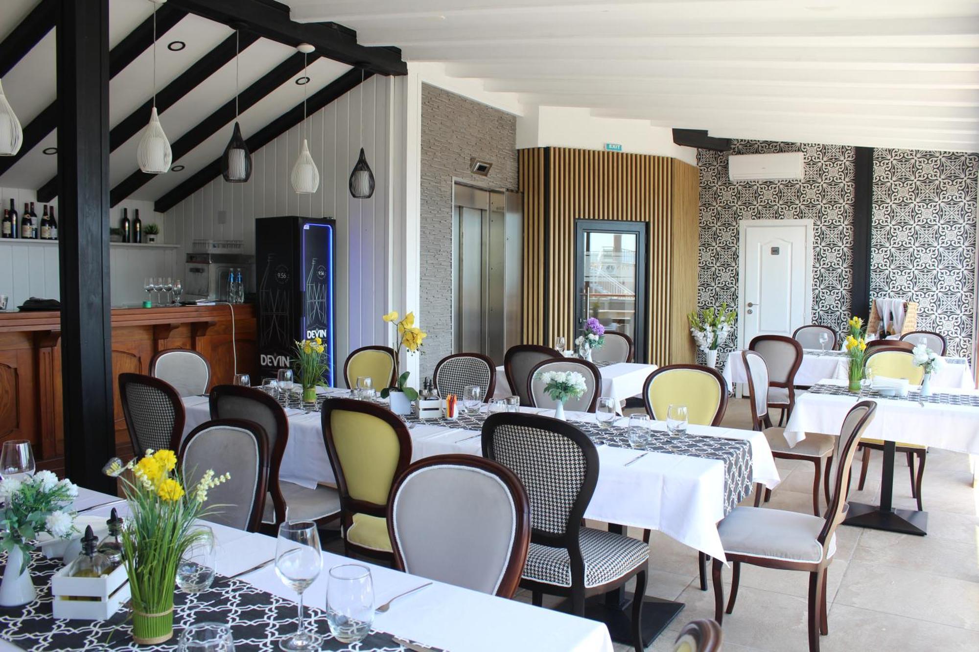 Vemara City Boutique Hotel-Free Parking Várna Kültér fotó
